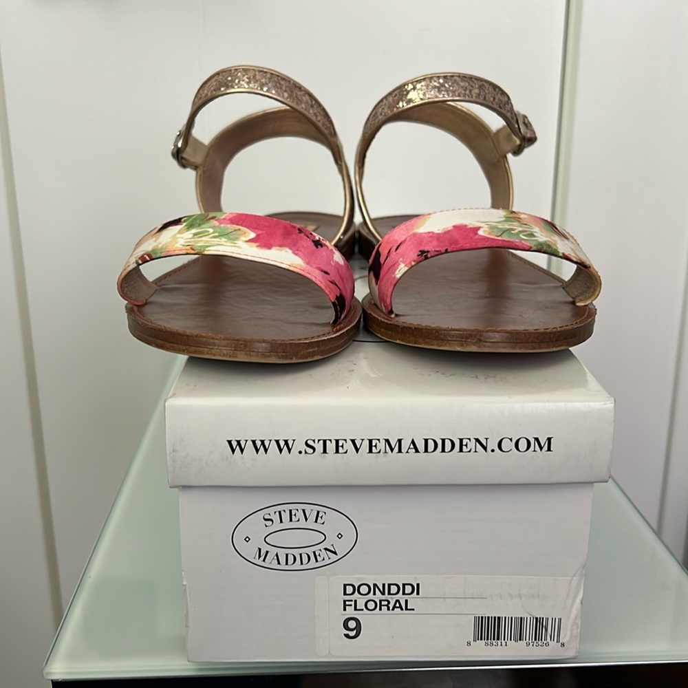 Steve Madden Women’s Donddi Floral Pink and  Sparkle Gold Strap Sandal